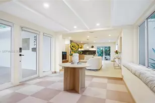 2749 NE 10th Ave, Wilton Manors, FL 33334 - Photo 3