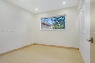 2749 NE 10th Ave, Wilton Manors, FL 33334 - Photo 9