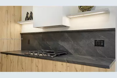 2749 NE 10th Ave, Wilton Manors, FL 33334 - Photo 31