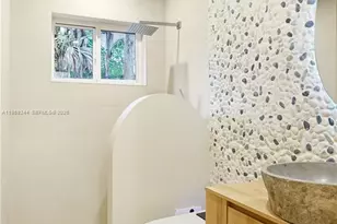 2749 NE 10th Ave, Wilton Manors, FL 33334 - Photo 11