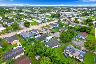 435 NW 15th St, Florida City, FL 33034 - Photo 9