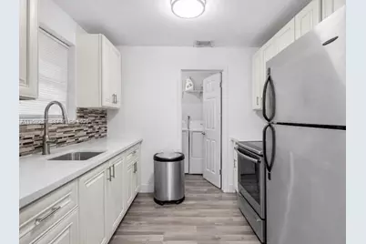 435 NW 15th St, Florida City, FL 33034 - Photo 19