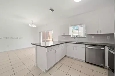 21459 SW 86th Pl, Cutler Bay, FL 33189 - Photo 3