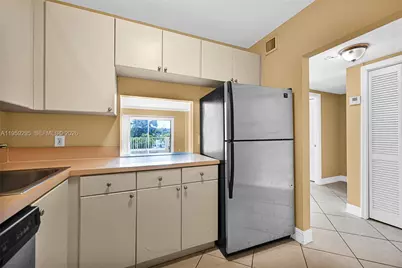 1455 N Treasure Dr #2N, North Bay Village, FL 33141 - Photo 9