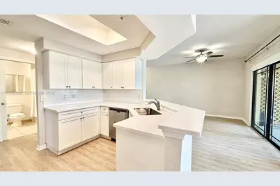 2730 Anzio Ct #301, Palm Beach Gardens, FL 33410 - Photo 9