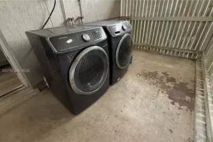 2811 NW 26th Ave, Oakland Park, FL 33311 - Photo 17