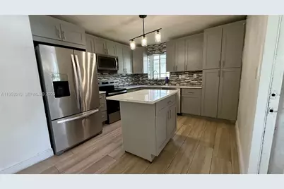 2811 NW 26th Ave #0, Oakland Park, FL 33311 - Photo 13