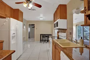 4927 NW 55th Ct, Tamarac, FL 33319 - Photo 9