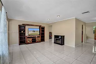 4927 NW 55th Ct, Tamarac, FL 33319 - Photo 5