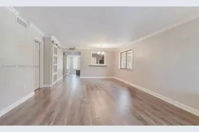 402 Lakeview Dr #201, Weston, FL 33326 - Photo 7