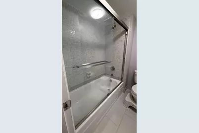 402 Lakeview Dr #201, Weston, FL 33326 - Photo 15