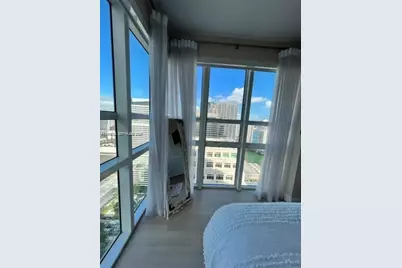 950 Brickell Bay Dr #4100, Miami, FL 33131 - Photo 11