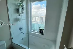 950 Brickell Bay Dr, Miami, FL 33131 - Photo 17