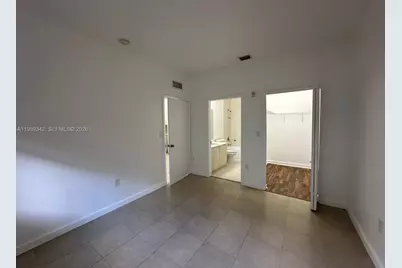 1661 SE 29th Ct #104, Homestead, FL 33035 - Photo 11