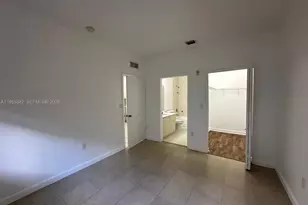 1661 SE 29th Ct, Homestead, FL 33035 - Photo 11