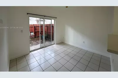 1661 SE 29th Ct #104, Homestead, FL 33035 - Photo 9