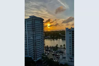 5701 Collins Ave #1705, Miami Beach, FL 33140 - Photo 11