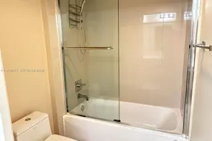 600 NE 27th St, Miami, FL 33137 - Photo 11