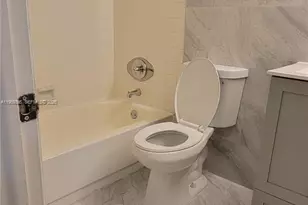 10357 NW 8th St, Pembroke Pines, FL 33026 - Photo 7