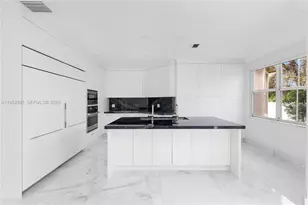 11321 NW 79th Ln, Doral, FL 33178 - Photo 11