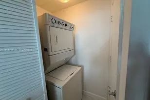 253 NE 2nd St, Miami, FL 33132 - Photo 17