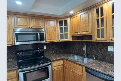 5731 NW 37th St #407, Virginia Gardens, FL 33166 - Photo 3