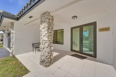 16653 Golfview Dr, Weston, FL 33326 - Photo 7