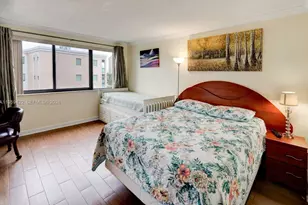 301 Golden Isles Dr, Hallandale Beach, FL 33009 - Photo 11