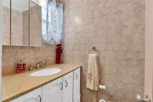 329 SE 3rd St, Hallandale Beach, FL 33009 - Photo 17