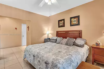 329 SE 3rd St #403T, Hallandale Beach, FL 33009 - Photo 31