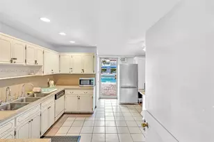 329 SE 3rd St, Hallandale Beach, FL 33009 - Photo 11