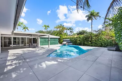 1040 NE 86th St, Miami, FL 33138 - Photo 35