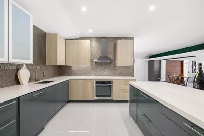 1040 NE 86th St, Miami, FL 33138 - Photo 23
