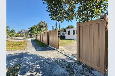 3110 SW 15th Ct, Fort Lauderdale, FL 33312 - Photo 5