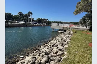 400 Kings Point Dr #706, Sunny Isles Beach, FL 33160 - Photo 3