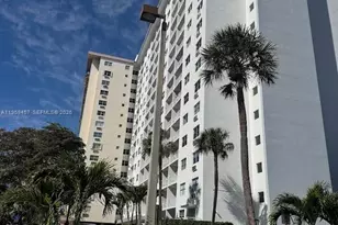 400 Kings Point Dr, Sunny Isles Beach, FL 33160 - Photo 5