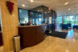 400 Kings Point Dr, Sunny Isles Beach, FL 33160 - Photo 17