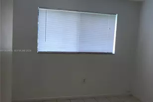 1017 SW 8th St, Hallandale Beach, FL 33009 - Photo 9