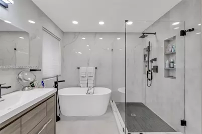 636 Vista Meadows Dr, Weston, FL 33327 - Photo 9