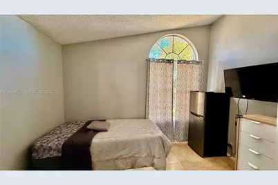 5470 Pine Cir, Coral Springs, FL 33067 - Photo 29