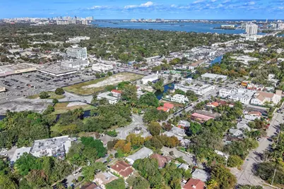 7715 NE 5th Ave, Miami, FL 33138 - Photo 27