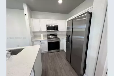 4176 NE 9th St, Homestead, FL 33033 - Photo 9