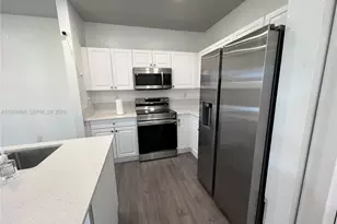 4176 NE 9th St, Homestead, FL 33033 - Photo 9