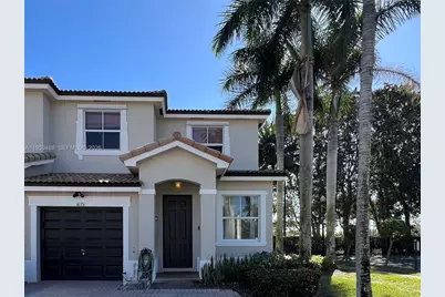 4176 NE 9th St, Homestead, FL 33033 - Photo 1