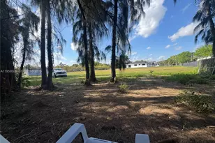 19530 SW 210th St, Miami, FL 33187 - Photo 5