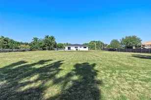 19530 SW 210th St, Miami, FL 33187 - Photo 3