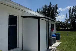 19530 SW 210th St, Miami, FL 33187 - Photo 17