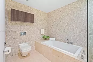 88 SW 7th St, Miami, FL 33130 - Photo 23