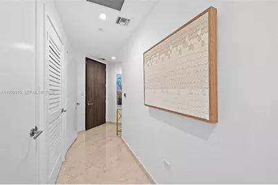 88 SW 7th St #3612, Miami, FL 33130 - Photo 7
