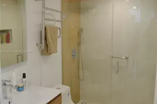 9682 Fontainebleau Blvd, Miami, FL 33172 - Photo 13